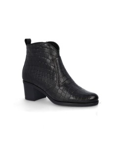 Elegant leather women's ankle boots