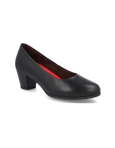 Low-heeled leather pumps