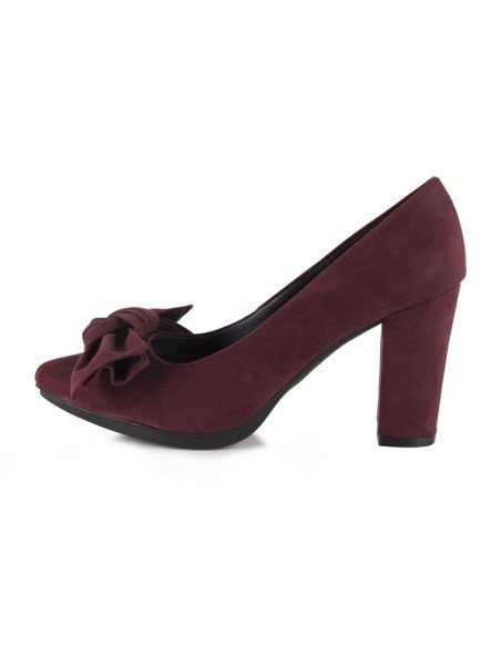 Salón mujer ante tacón