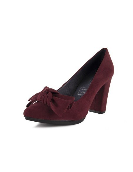 Salón mujer ante tacón