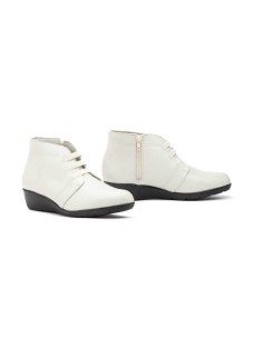 Women's comfortable ivory leather ankle boots