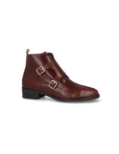 Woman leather ankle boots with buckles
