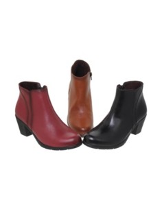 Comfortable woman leather ankle boots