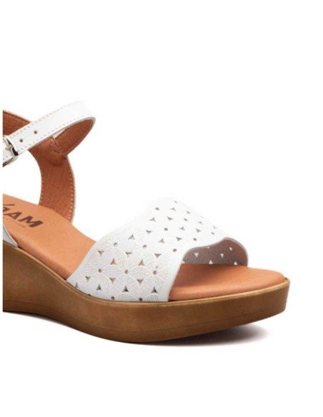 Sandalias cuña piel blancas